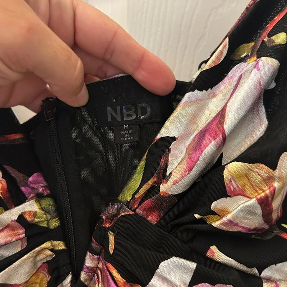 NBD Floral Print Plunging Neckline Mini Dress M - Picture 8 of 9